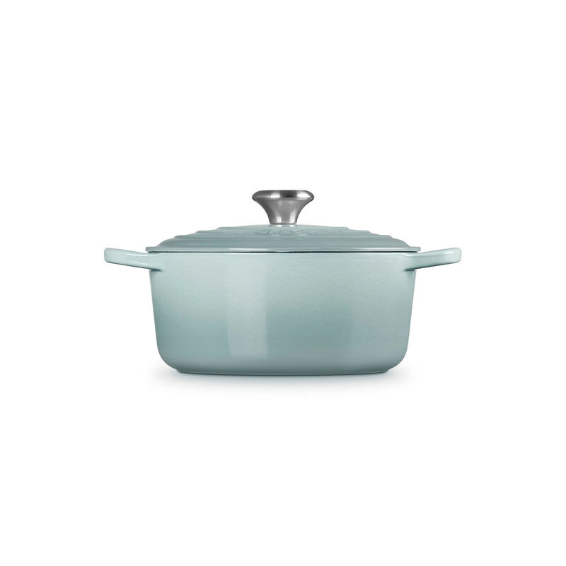Le Creuset Signature Cast Iron Round Casserole 24cm image number 43